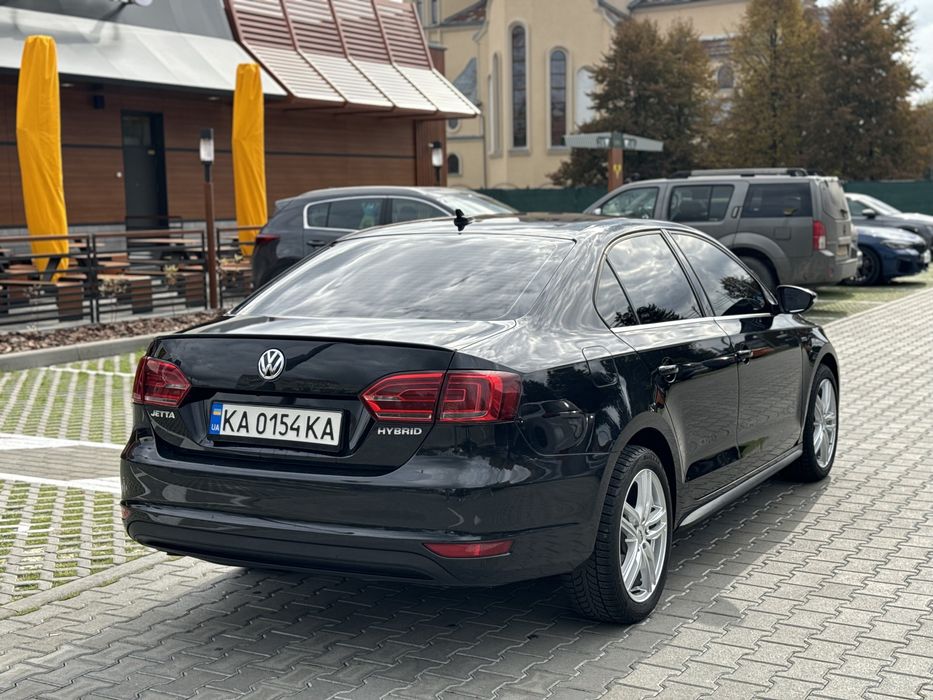 Оренда авто Volkswagen Jetta Hybrid