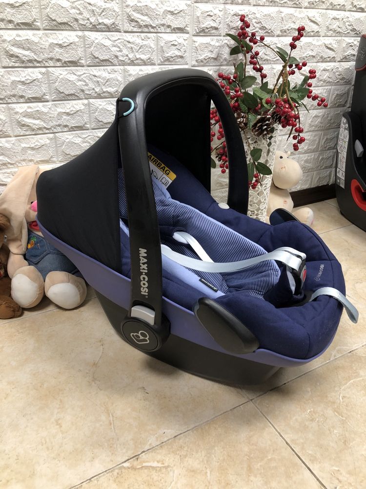 Автокрісло MAXI-COSI Pebble Plus i-Size Група 0+ (0-13 кг) +подарунок