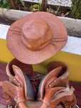 cela de cavalo c/ chapéu de cowboy nova