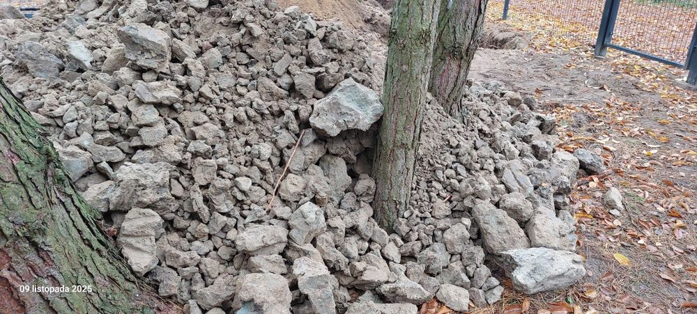 Oddam glinę z wykopu