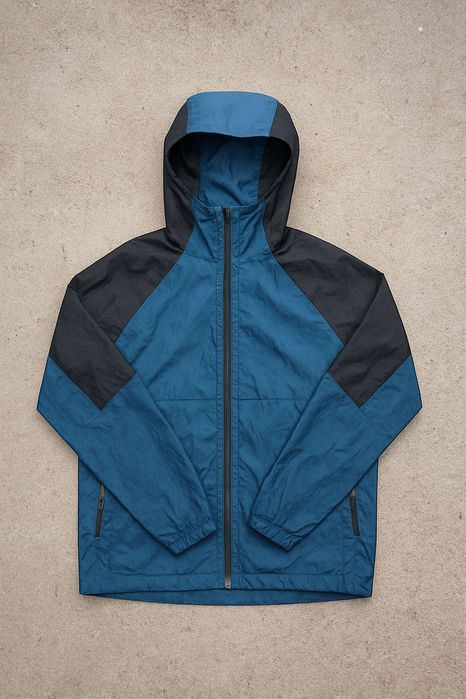 Куртка (вітровка) The north face синя з чорними вставками