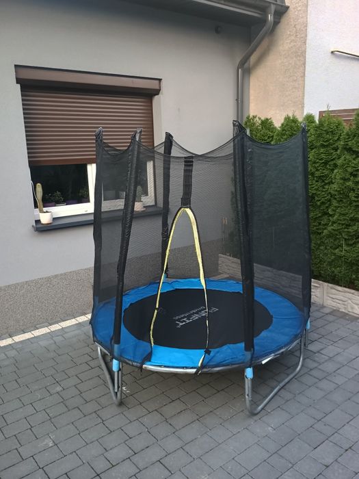 Trampolina zewnętrzna używana