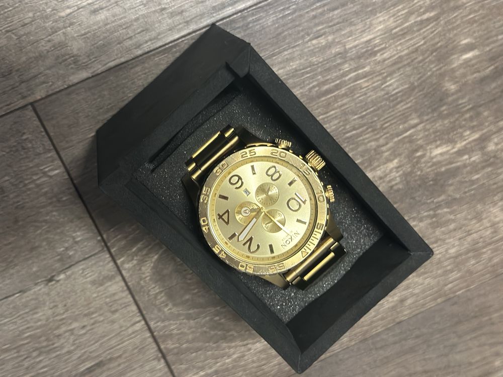 Nixon 51-30 Chrono All Gold