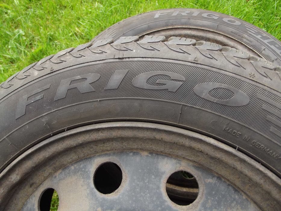 Opona zimowa 225/55 R17