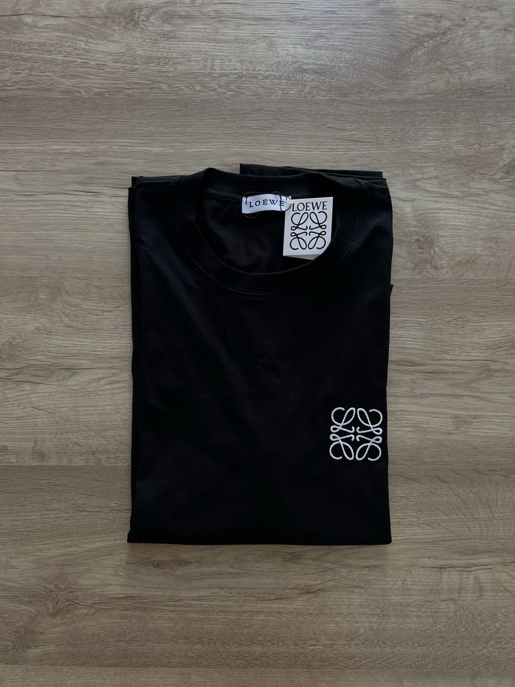 Tshirt preta da Loewe nova com etiqueta