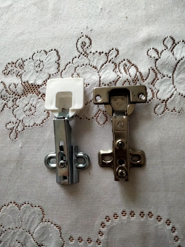 Zawias meblowy. Nowe