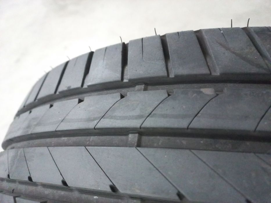 Pneus 215/40 R17