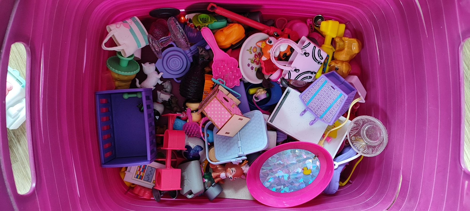 Lalki Barbie, meble, ubranka, buty, akcesoria