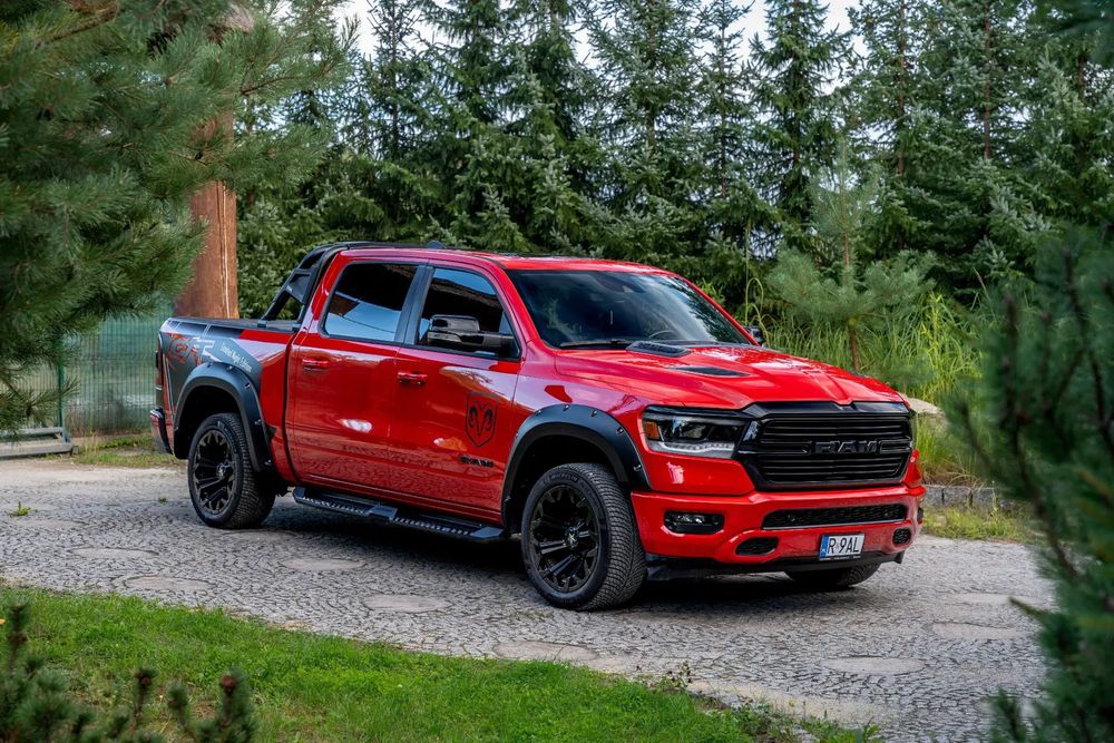 RAM 1500 Crew Cab Laramie G/T GT Sport / 5.7 V8 Hemi DOINWESTOWANY Niski Przebi