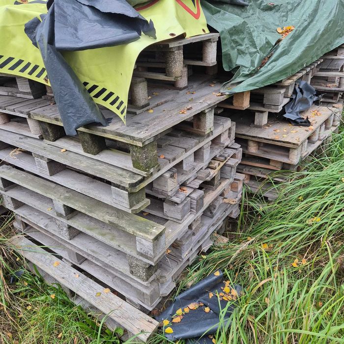 Palety drewniane. Drewno opałowe
