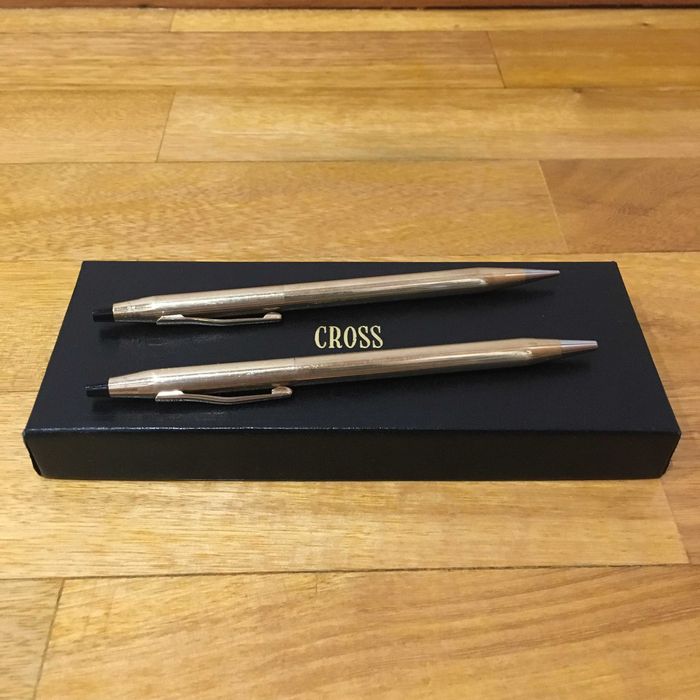 Esferográfica e lapiseira da marca CROSS