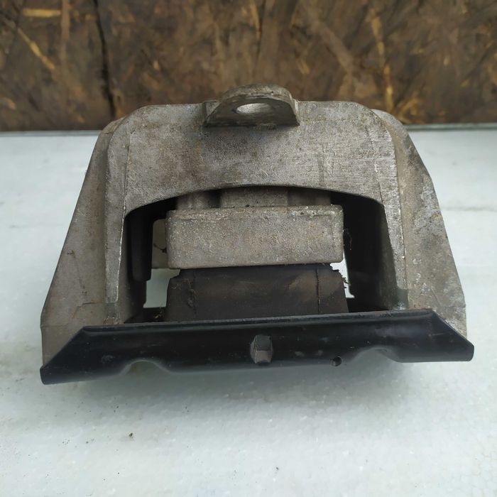 Подушка двигуна кпп Гольф 4 Ауді Golf 4 Audi  1.9