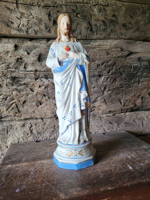 Porcelanowa figurka Pan Jezus z biskwitu