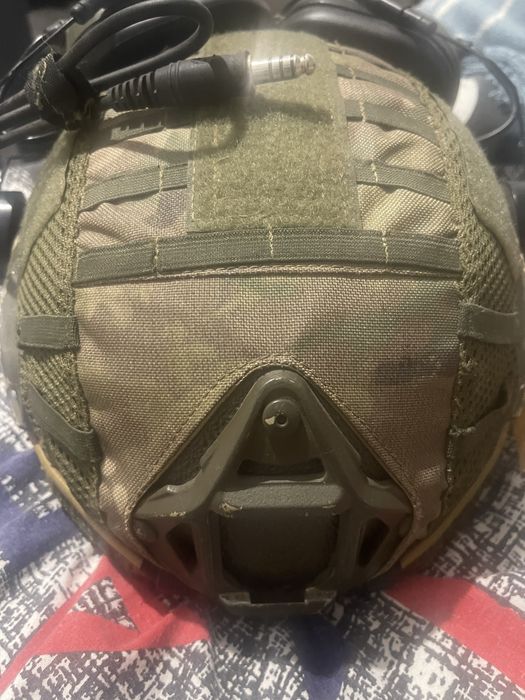 Шолом с навушниками