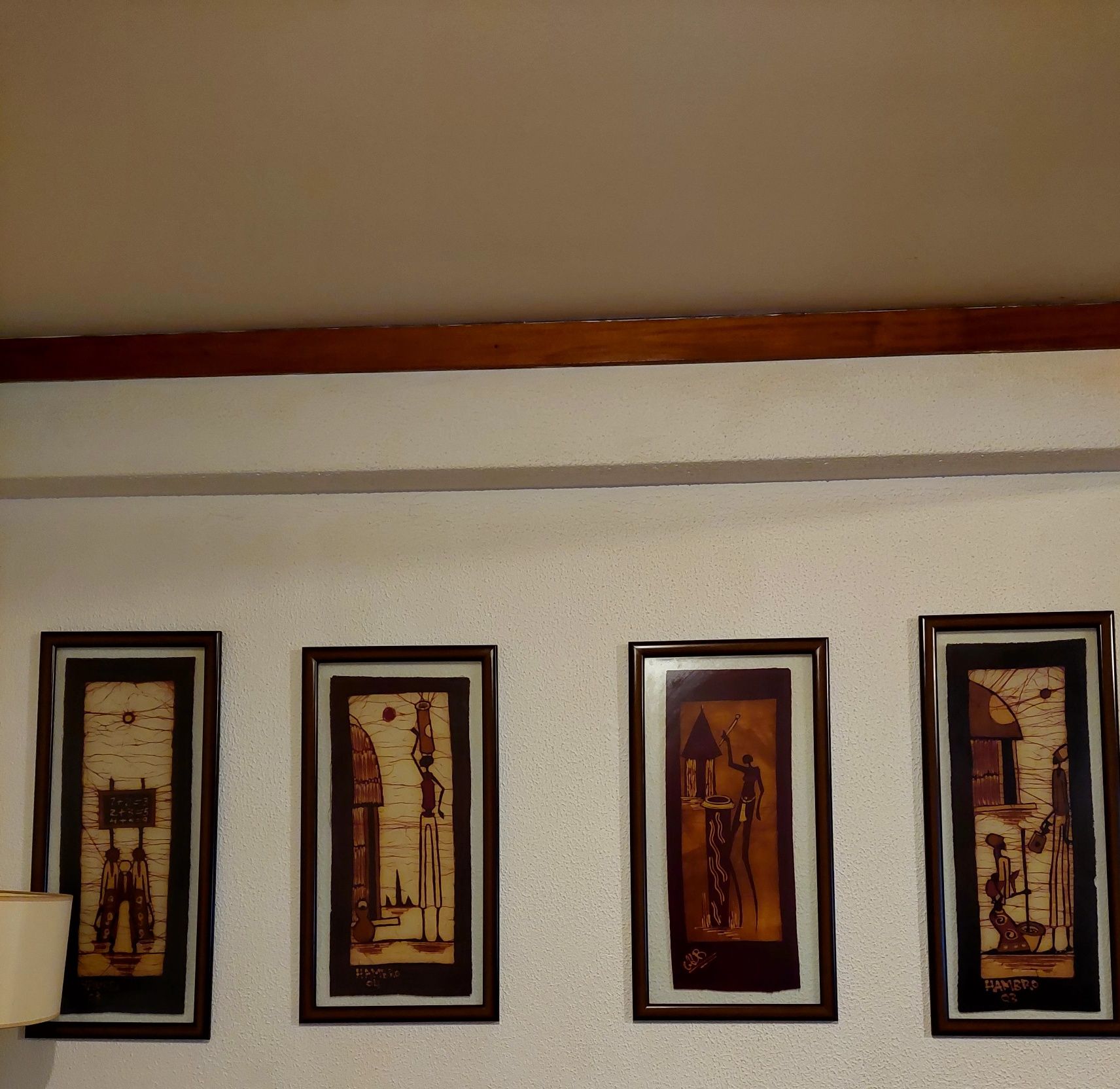 4 quadros em desenhados em tecido da Guiné com mais de 30 anos