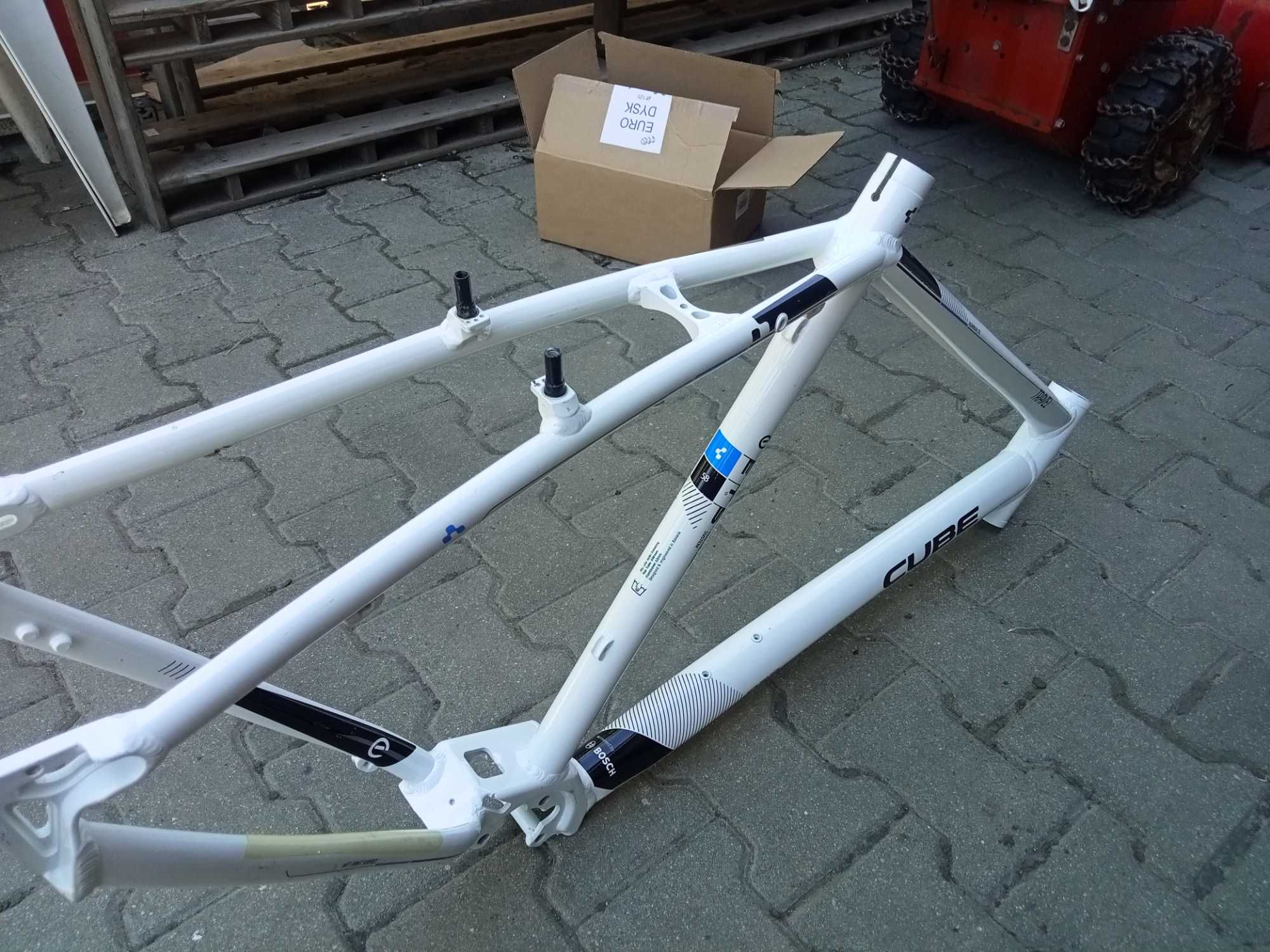 rama roweru elektrycznego cube trekingowa pod bosch classic