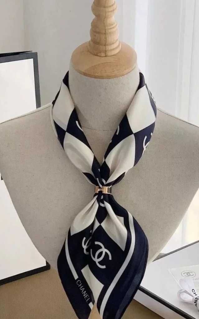 Lenço novo da chanel