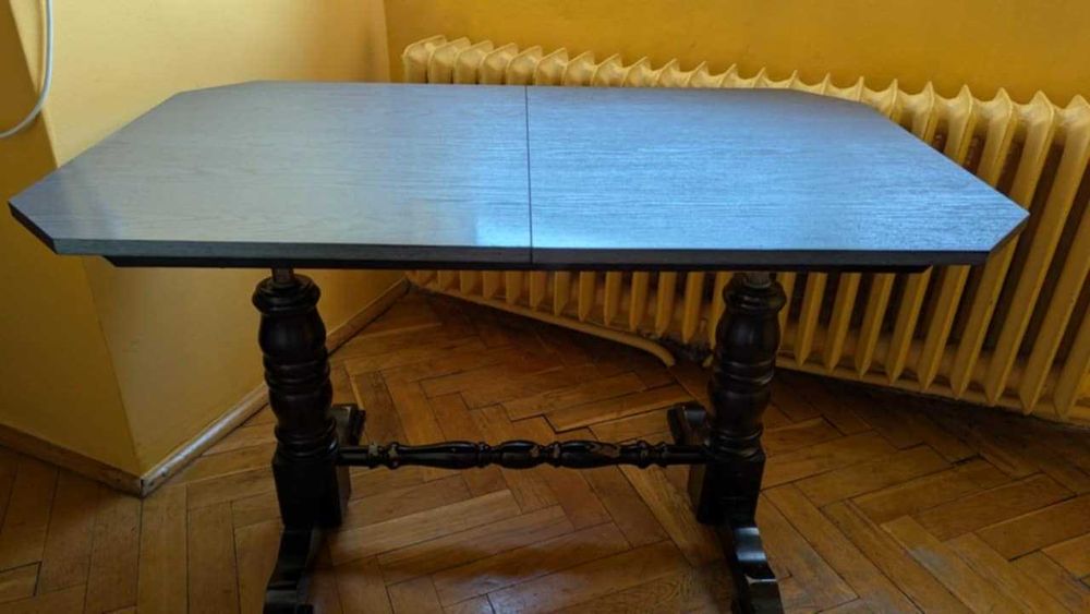 Sprzedam komplet mebli - stół + 4 krzesła