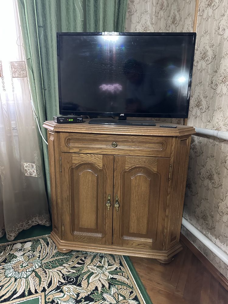 Комод туалетний стіл з дзеркалом
