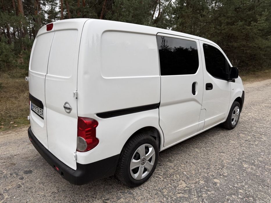 Продам Nissan NV 200