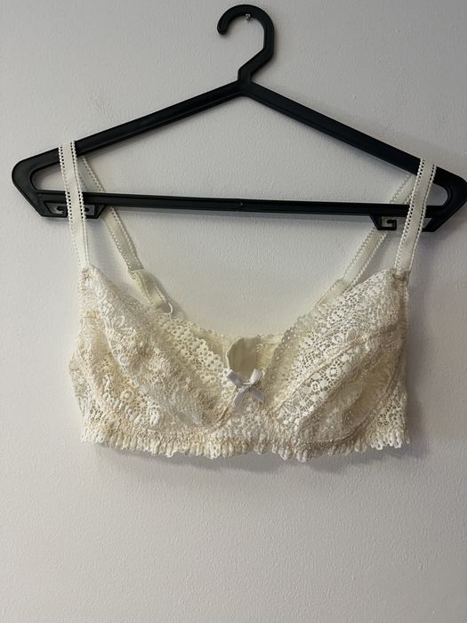 Sutiã em renda cor bege como novo tamanho 34C