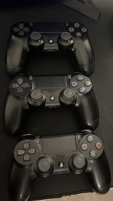 Kontrolery PlayStation 4