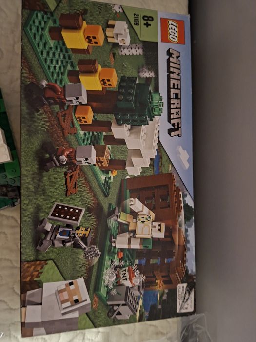 Lego minecraft 21159 kryjówka złodziei  seria limitowana