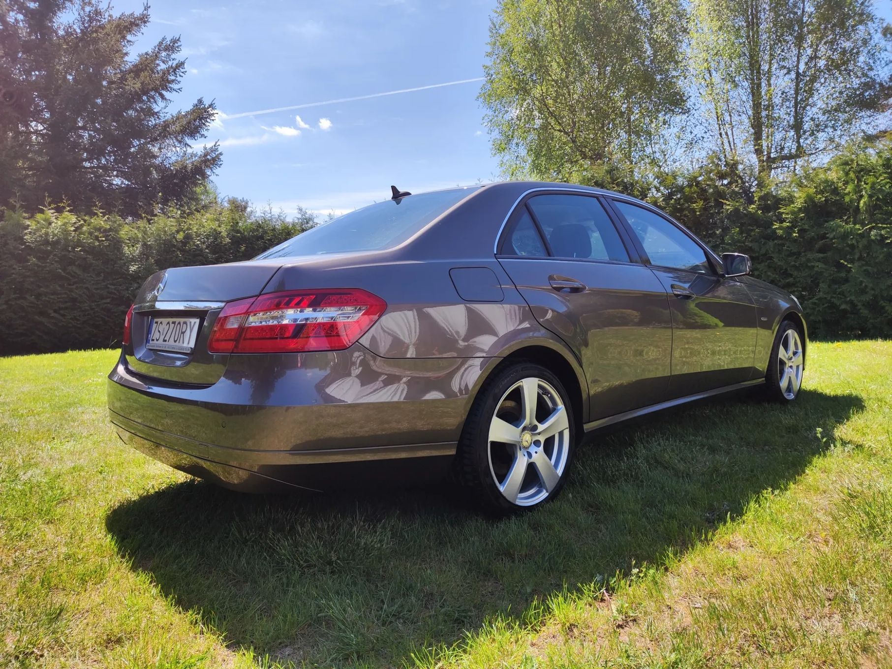 Mercedes-Benz Klasa E Mercedes Benz E200 CGI BlueEFFICIENCY – 2010 r.