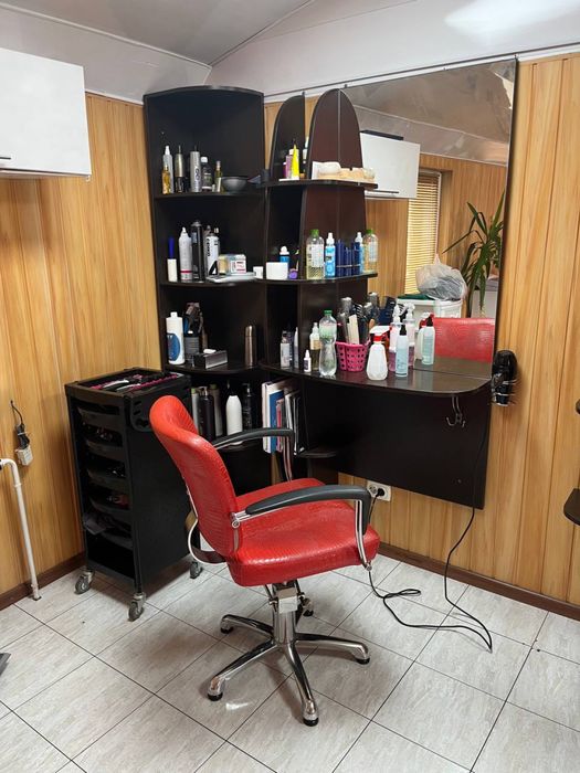 Оренда !Здам місце для майстра перукаря.