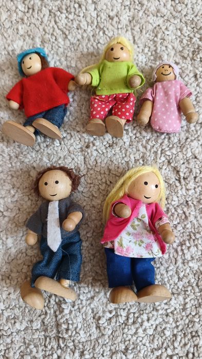 Drewniany domek dla lalek - Lidl