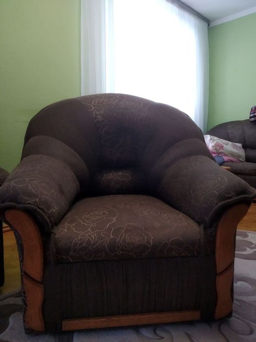 2 М'які крісла б/у