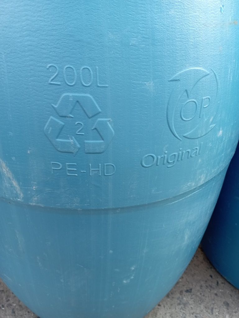 Бочка пластиковая 200 и 220,250 литровов