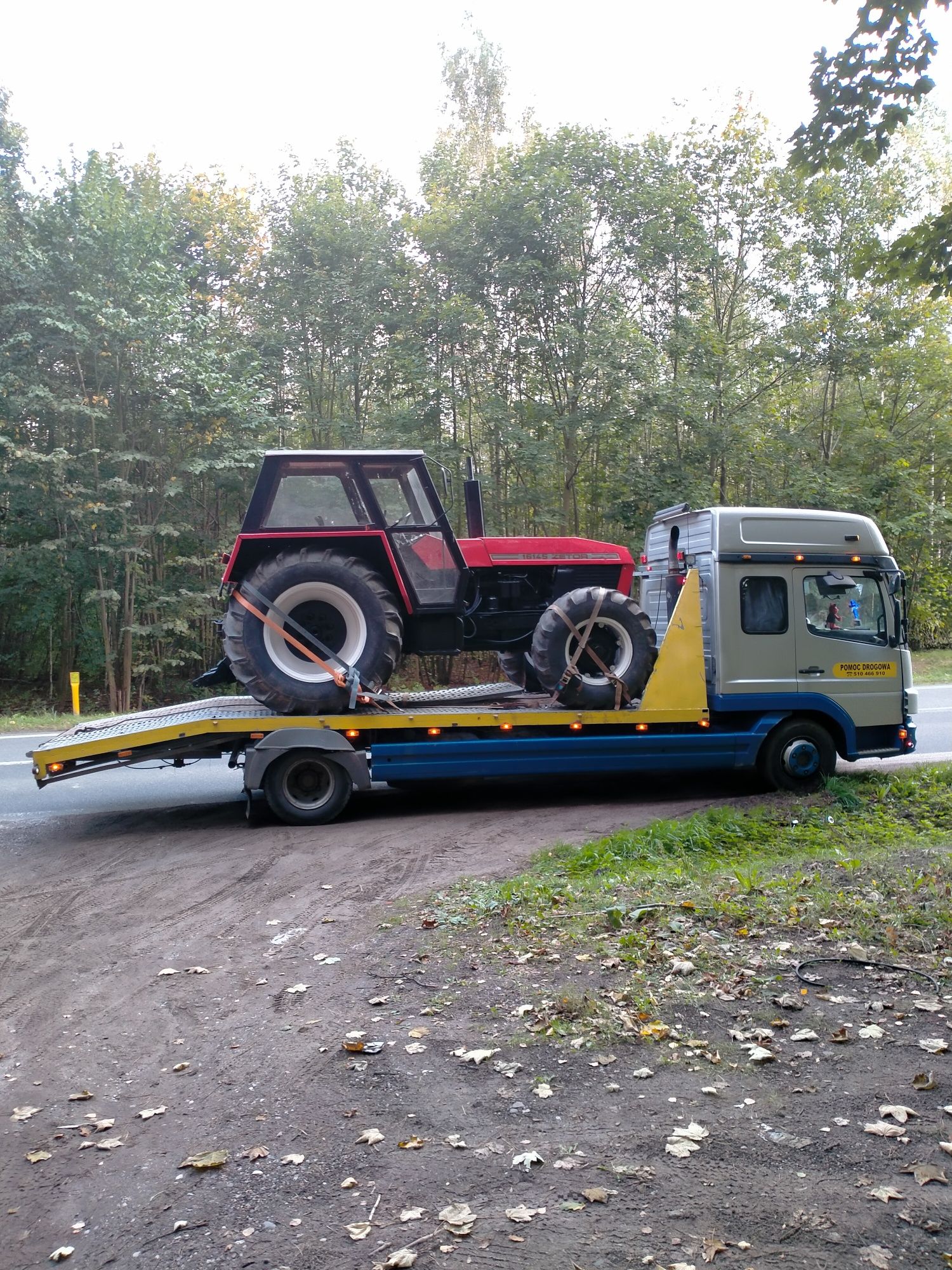 Transport laweta maszyny rolniczych budowlanych pomoc drogowa