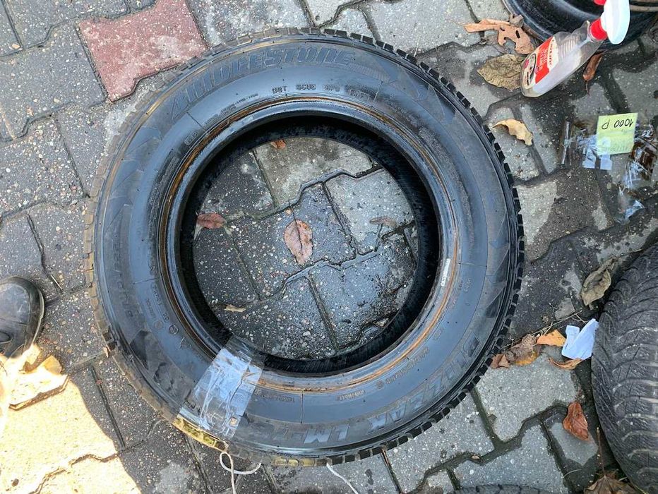 шини скати колеса 215 65 16С Bridge Stone 6.5 mm 2017 p 2 шт зима