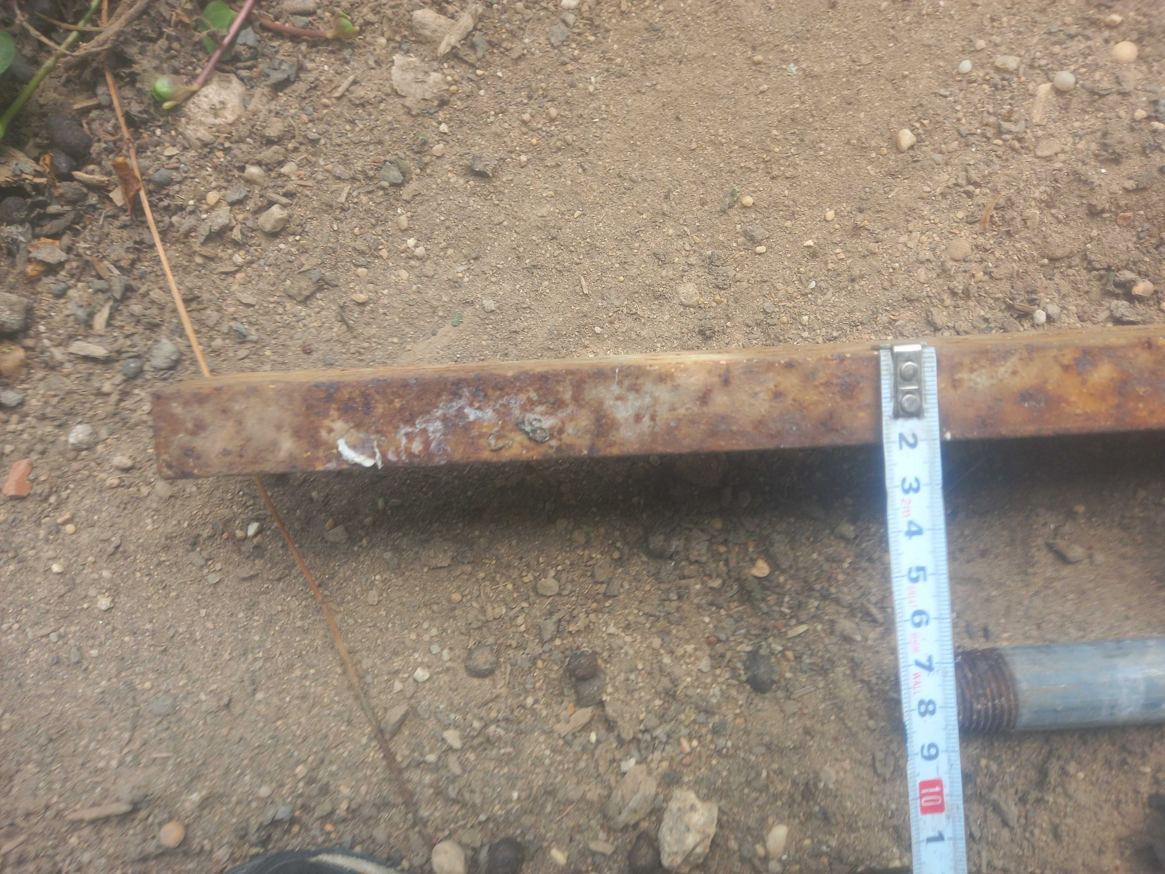 Tubo Galvanizado 1/2'' e cantoneira 2x4