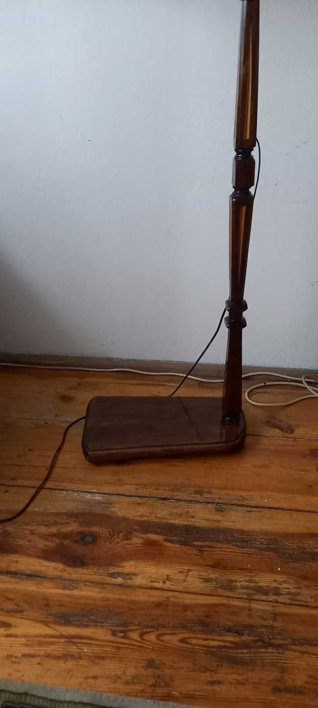 Drewniana lampa podłogowa z abażurem - ruchome ramię