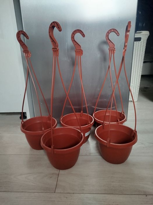 Doniczki  wiszące plastikowe - 5 szt