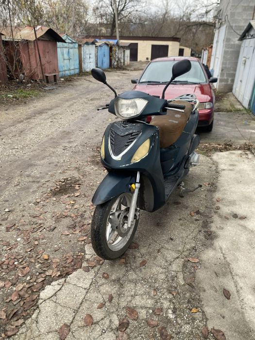 Продам скутер 150кубів