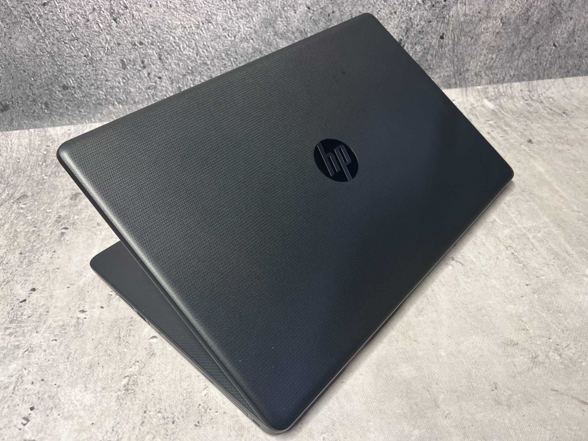 HP 17 Intel N4000 2.6 GHz / 8GB DDR4 / 256SSD / 17.3 HD+ / W11