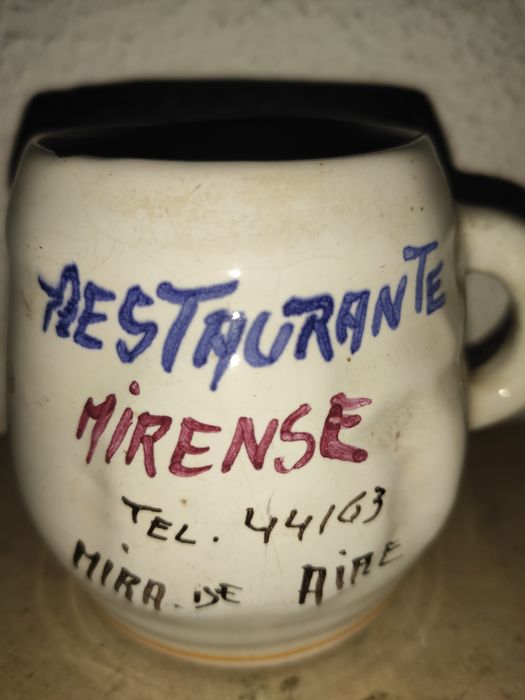 Caneca antiga interessante para colecionadores