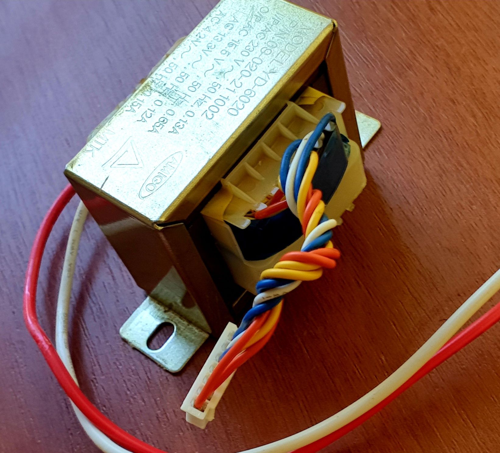 Трансформатор 230V/ 50Hz - 15,5V; 13,3V; 4,2V / 50Hz