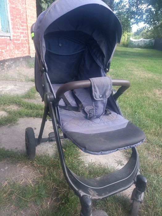 Дитяча коляска прогулянкова