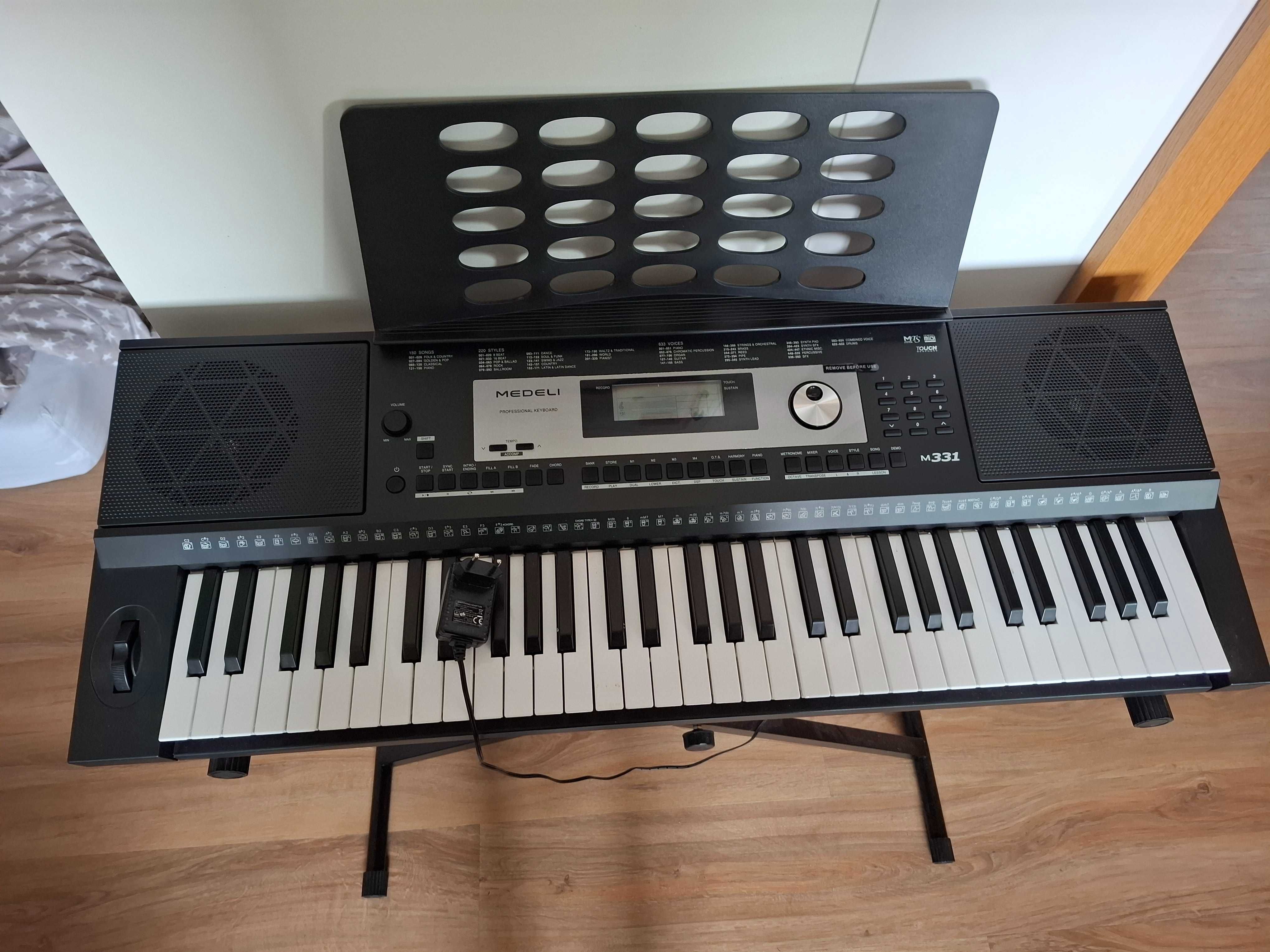 Keyboard Medeli M331