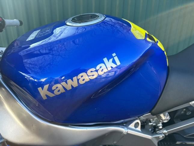 Продам мотоцикл Kawasaki zx6r