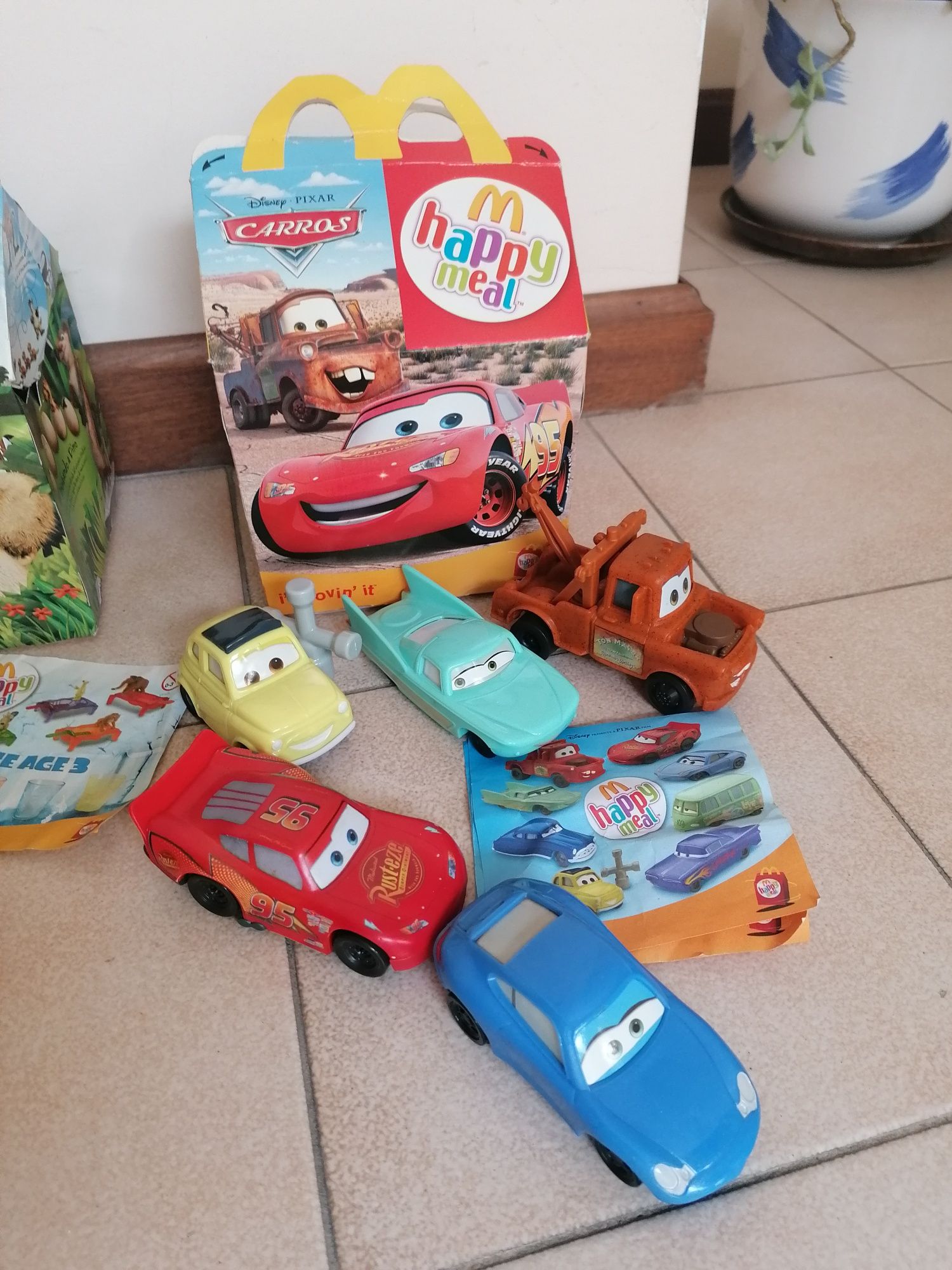 Bonecos Happy Meal com/sem caixa