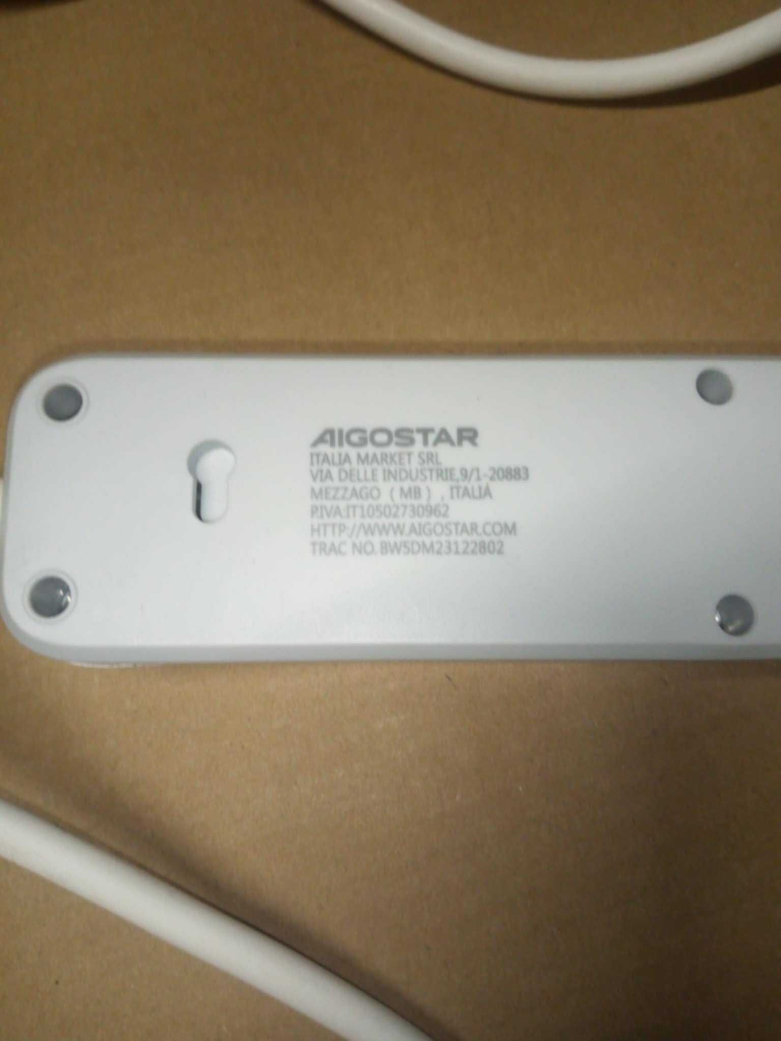 Przedłużacz, listwa Aigostar długość kabla  5m, 3xusb, 4xgniazdo, NOWY