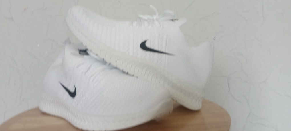 Buty unisex Nike białe idealne lato wiosna.