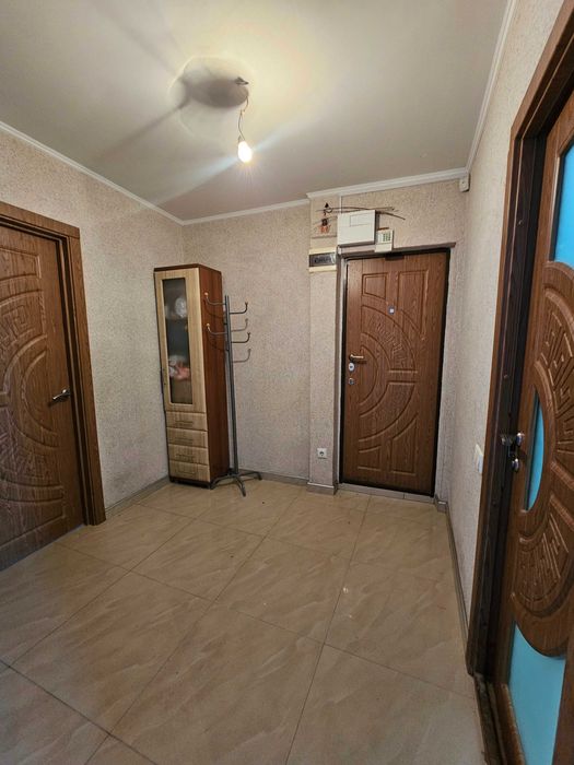 № 13851 - 3 к. квартира, Центр, Хлібна, в хорошому стані, не кутова