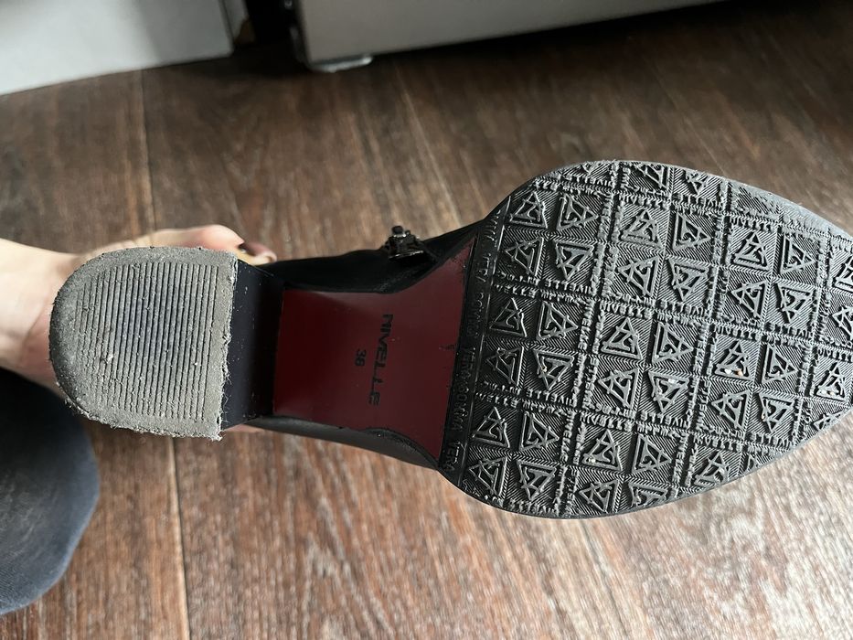 Ботильйони шкіряні