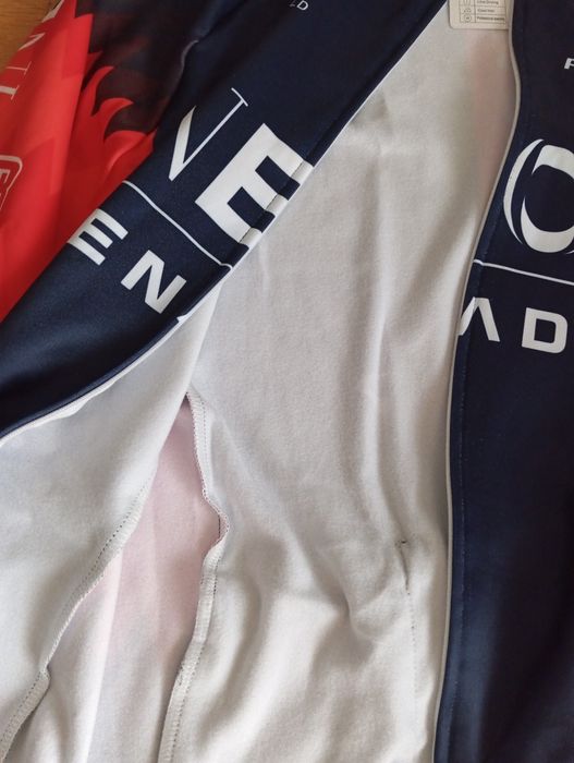 Equipamento de ciclismo novo